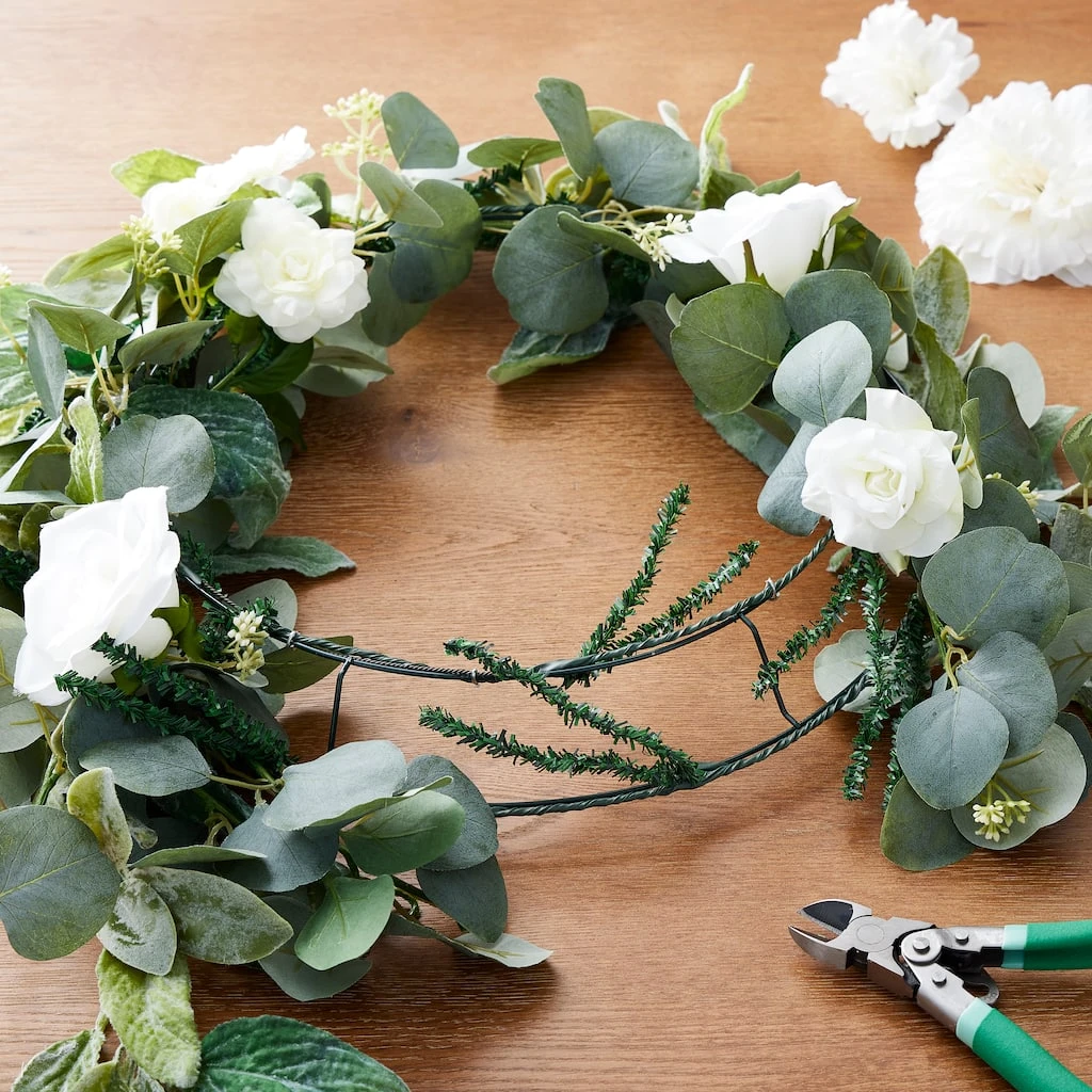 New 👏 16" Wire Wreath Frame with Pine Ties by Ashland® ⌛ 4 New 👏 16" Wire Wreath Frame with Pine Ties by Ashland® ⌛ - Image 2