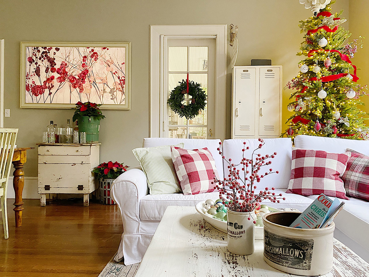 Outlet Yuletide Joy Store -Outlet Yuletide Joy Store Christmas Family Room Home Tour scaled 1